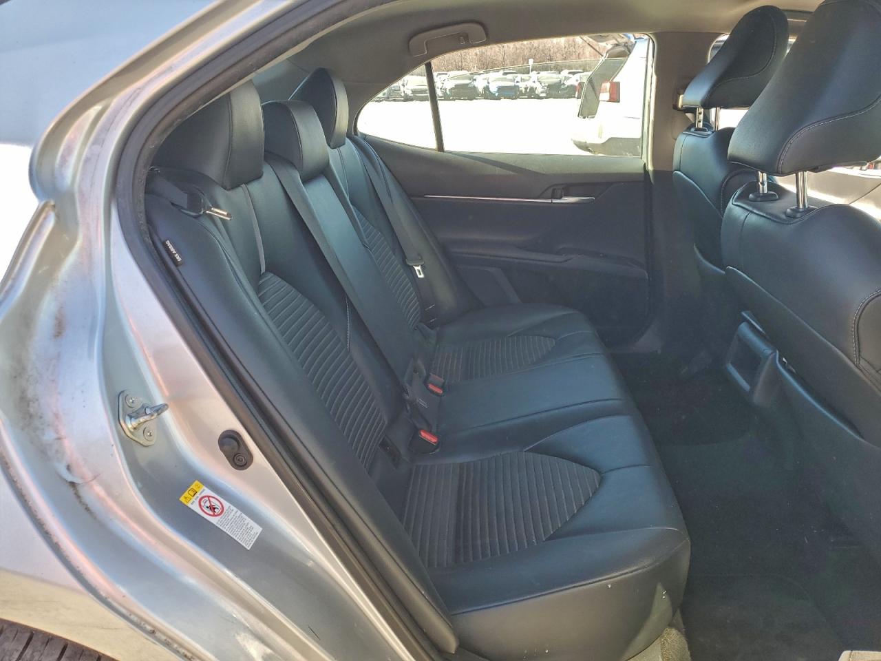 2019 TOYOTA CAMRY L photo 10
