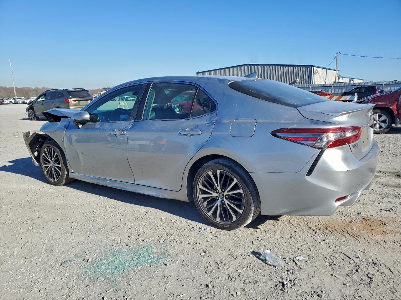 2019 TOYOTA CAMRY L photo 2