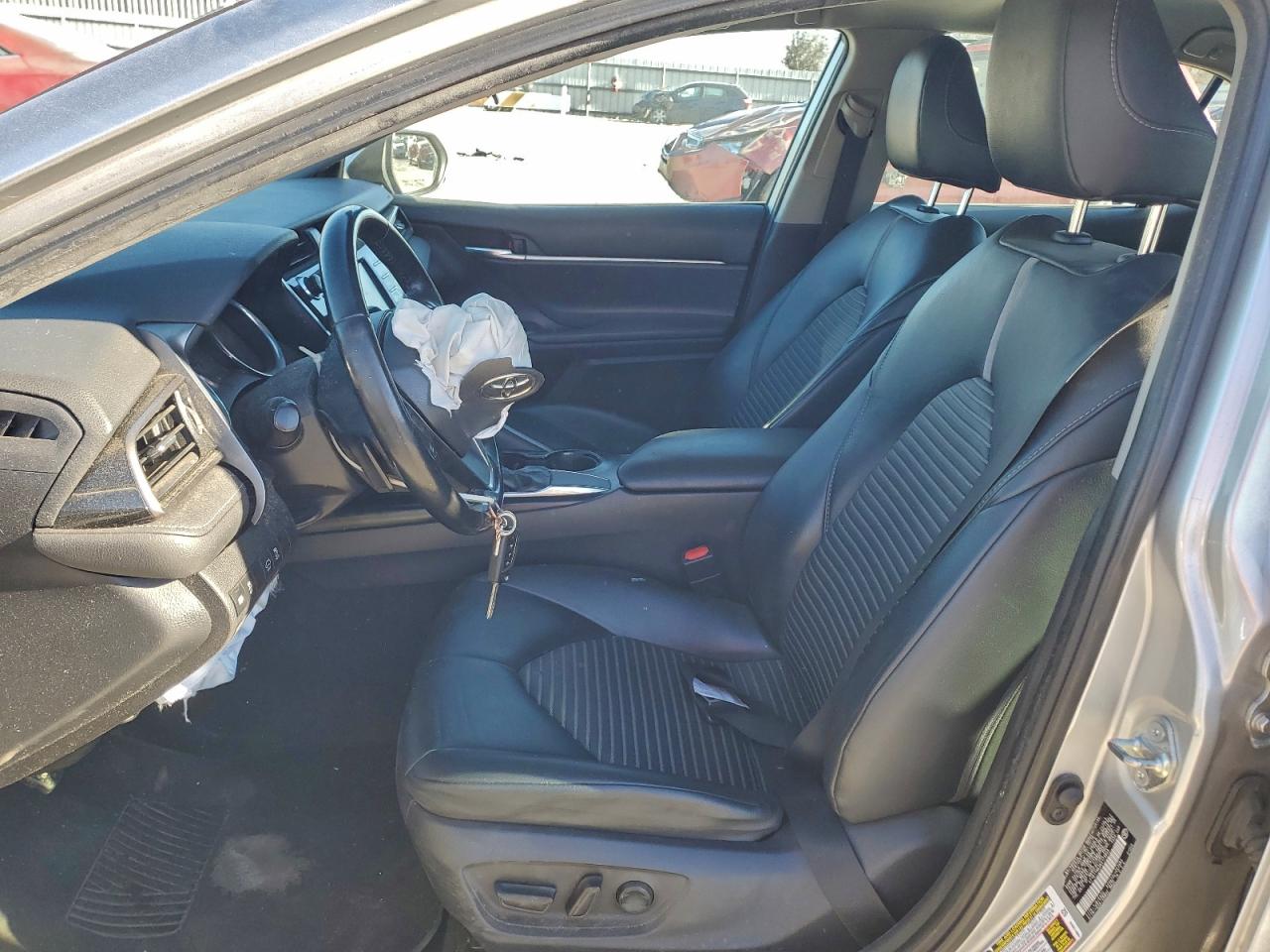 2019 TOYOTA CAMRY L photo 7