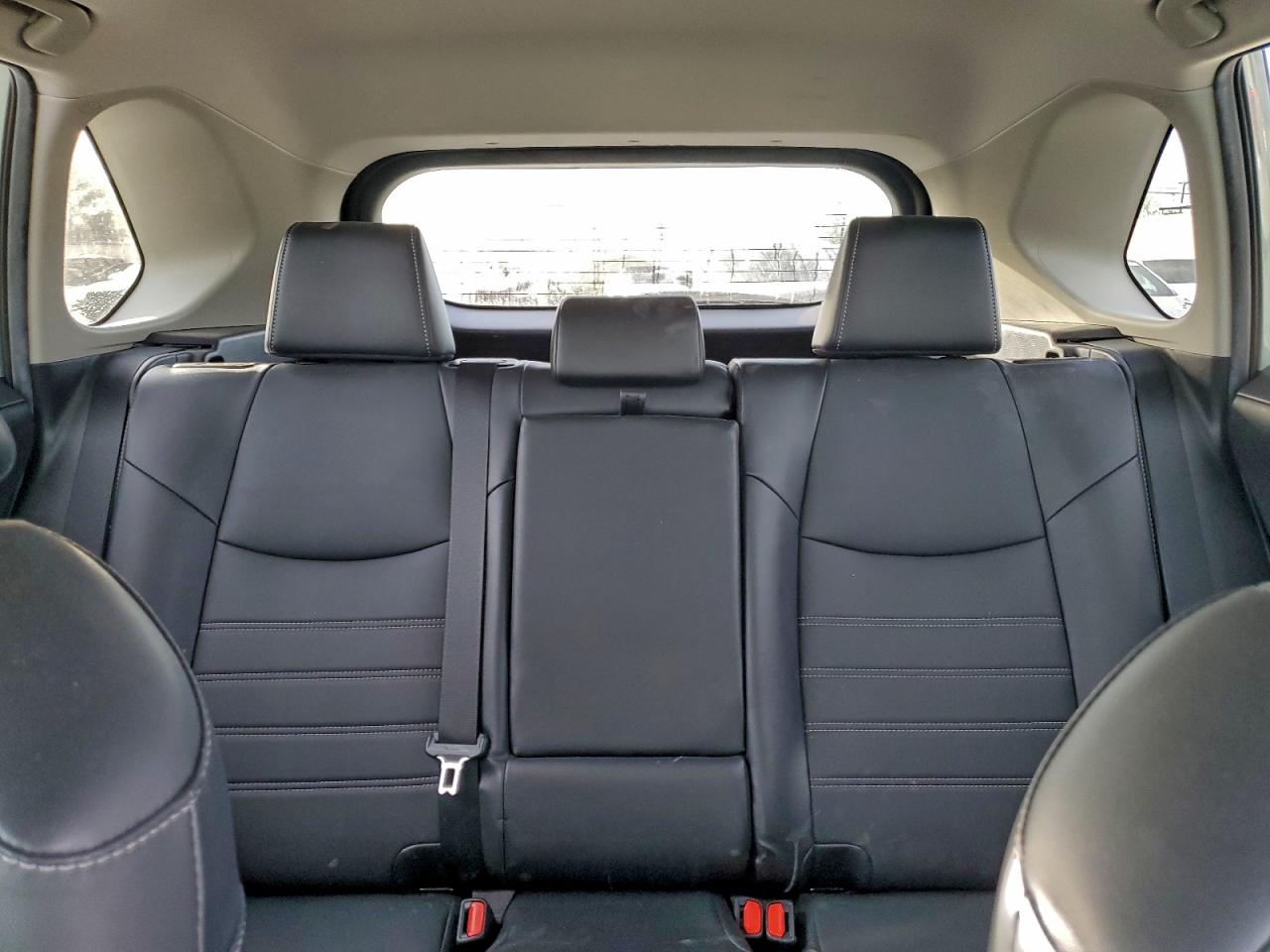 2022 TOYOTA RAV4 XLE PREMIUM photo 10