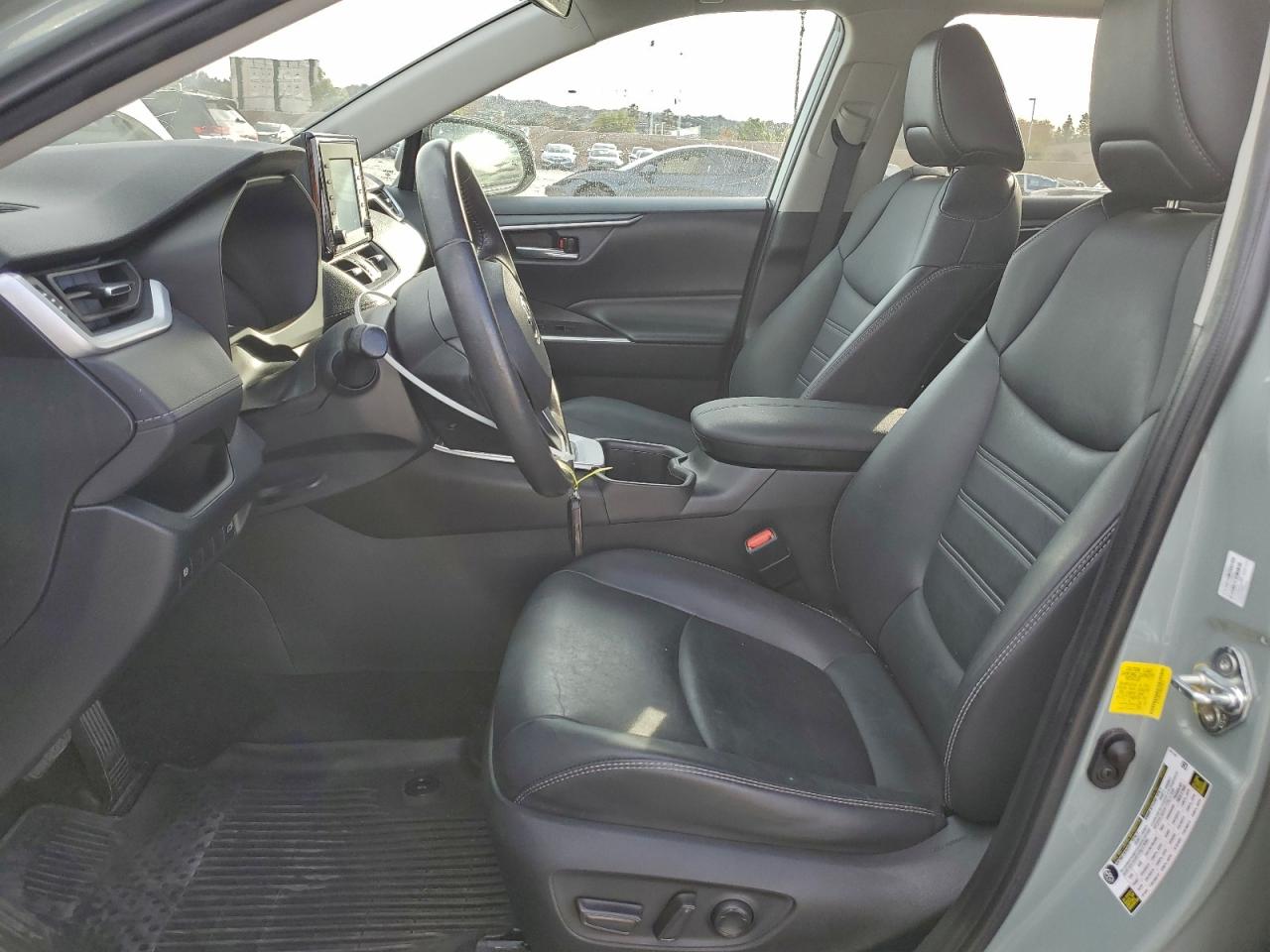 2022 TOYOTA RAV4 XLE PREMIUM photo 7