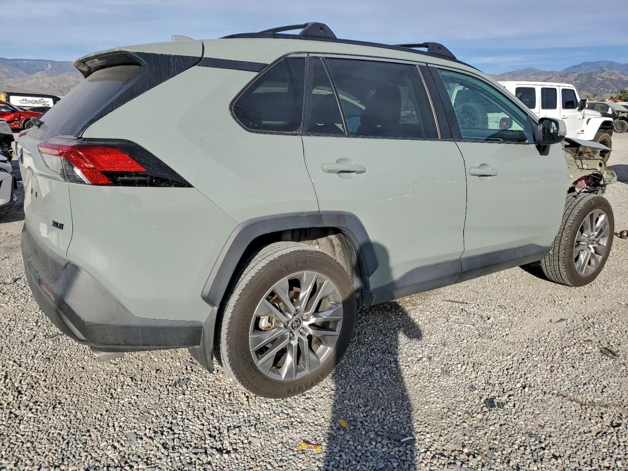 2022 TOYOTA RAV4 XLE PREMIUM photo 3