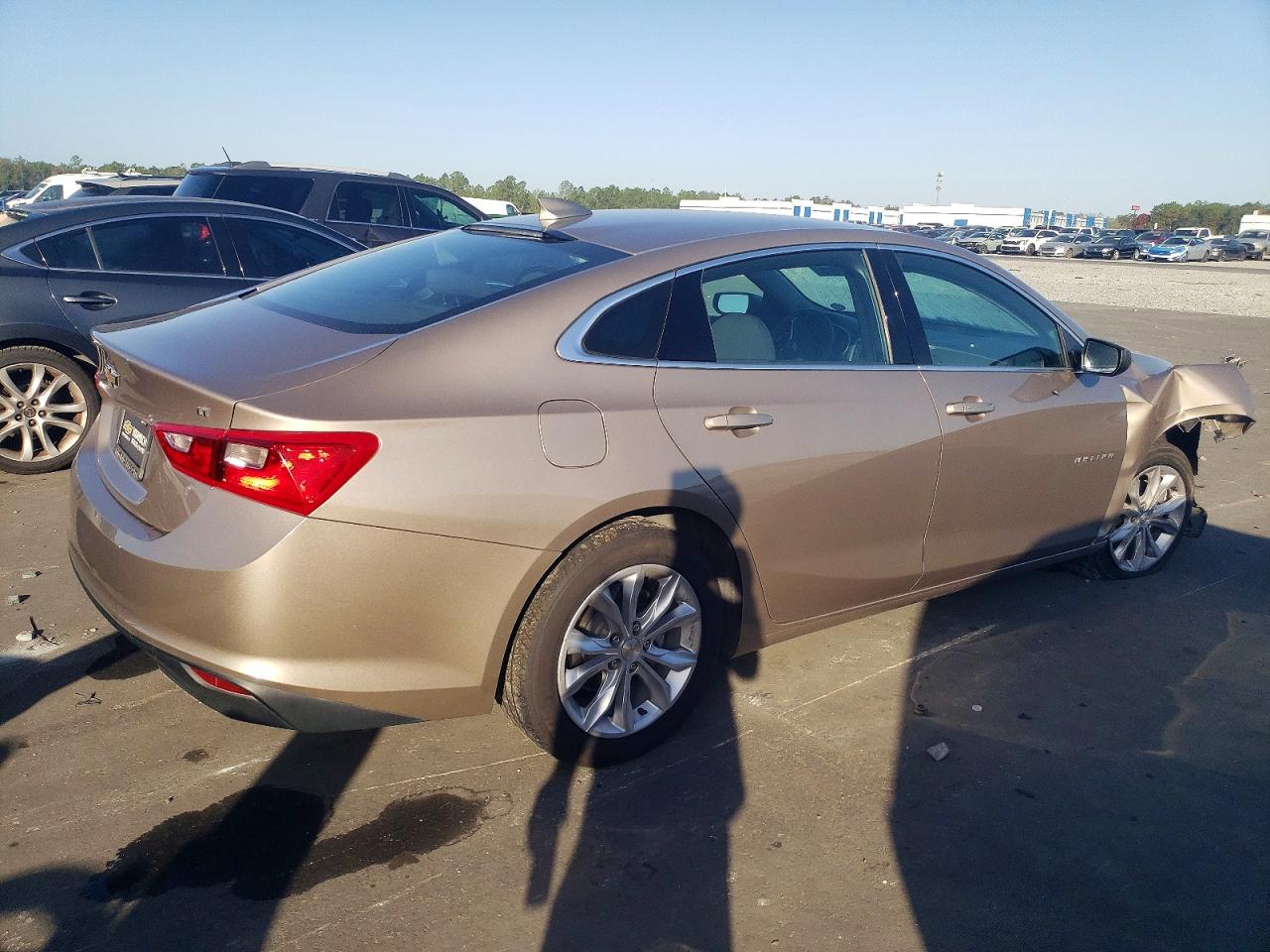 2023 CHEVROLET MALIBU LT photo 5
