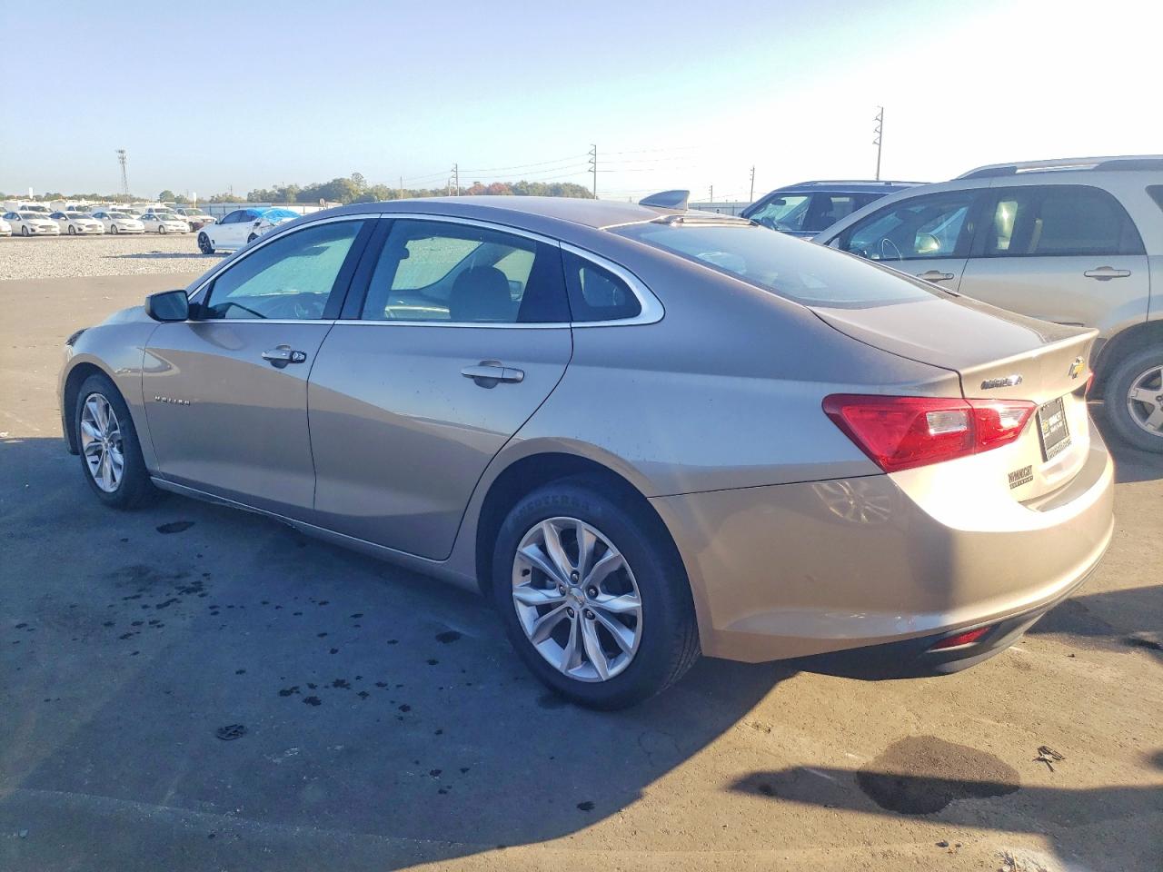 2023 CHEVROLET MALIBU LT photo 3