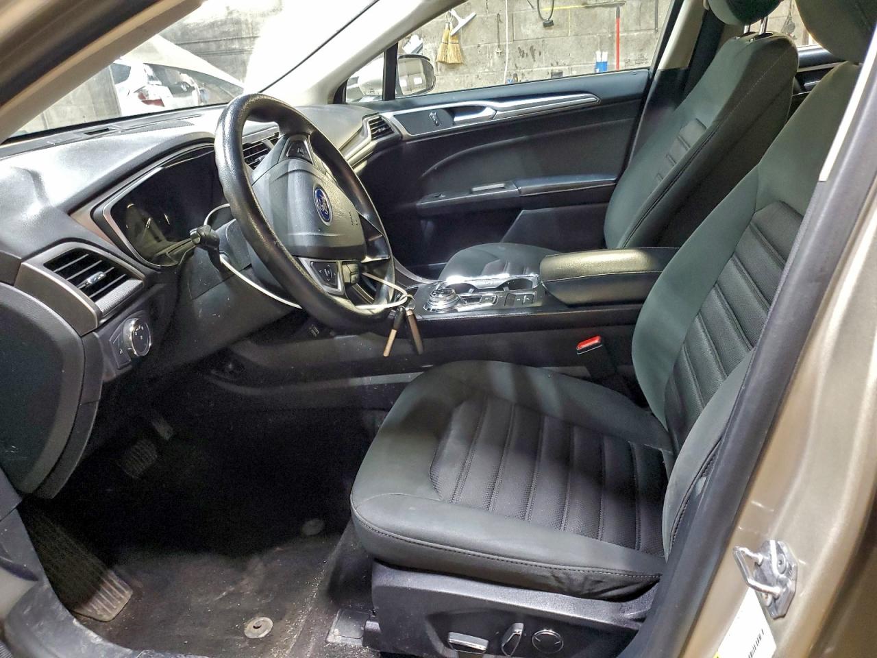 2019 FORD FUSION SE photo 13
