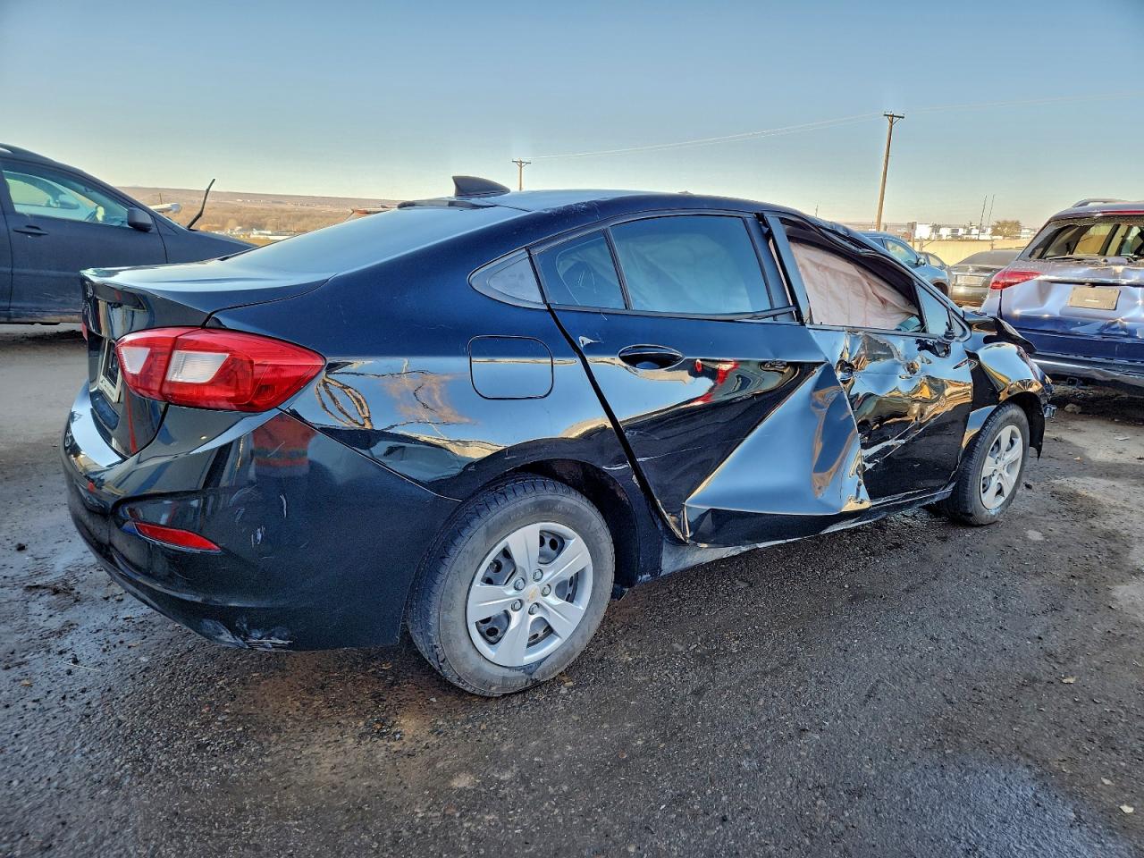 2017 CHEVROLET CRUZE LS photo 3