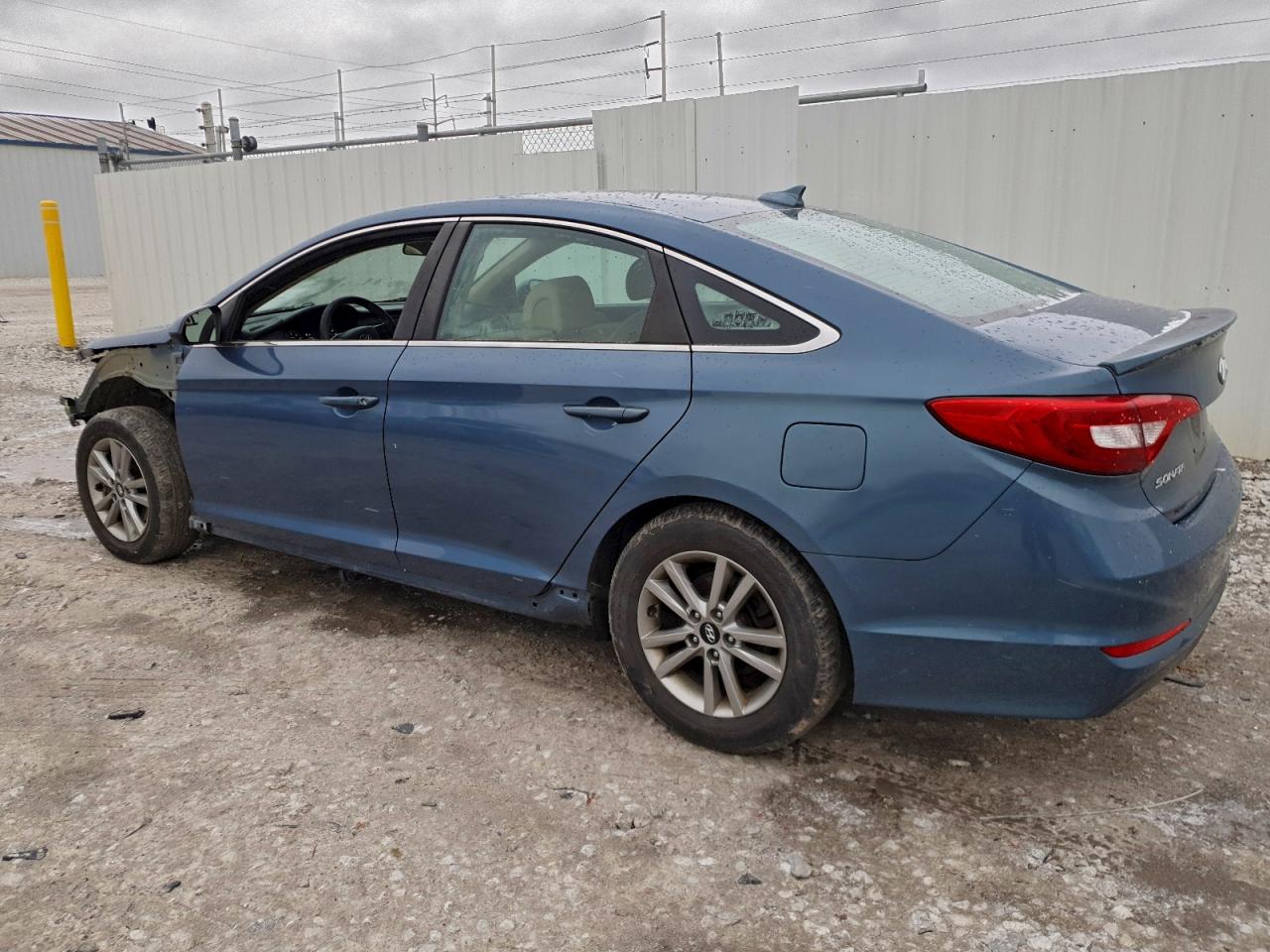 2015 HYUNDAI SONATA SE photo 2