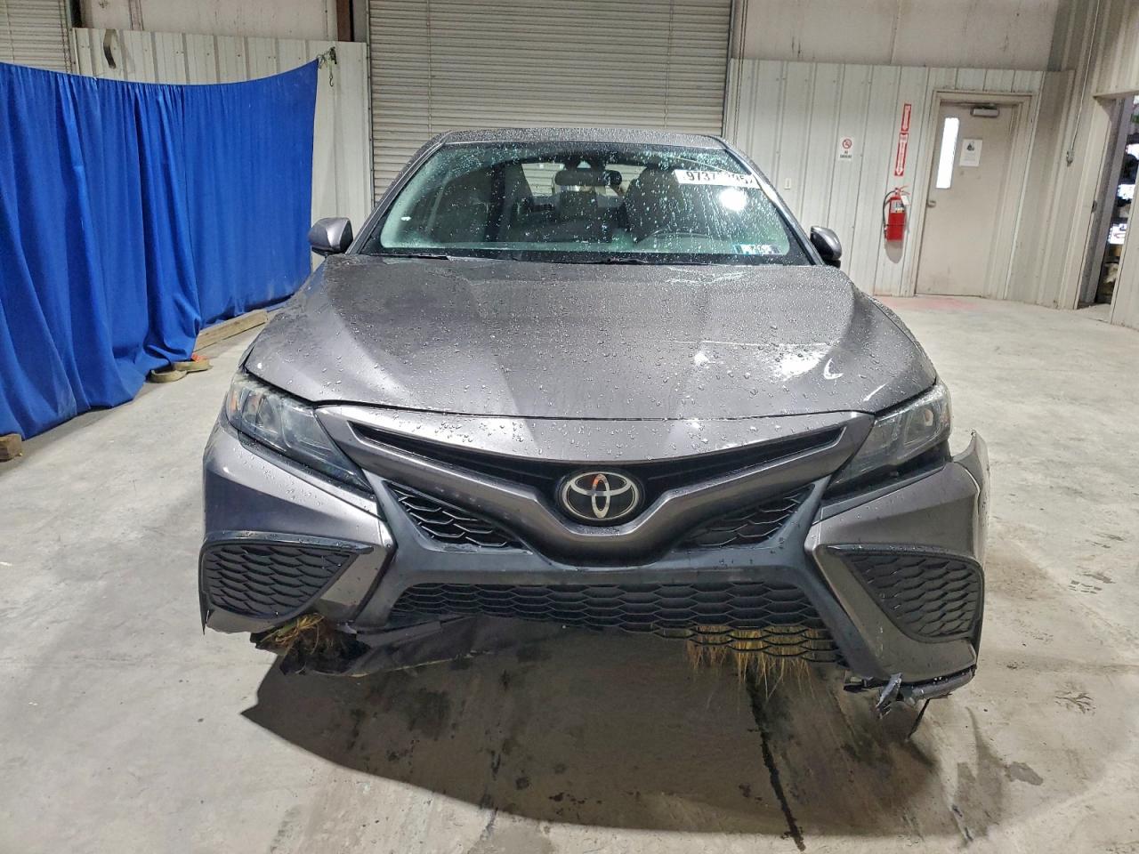 2021 TOYOTA CAMRY SE photo 5