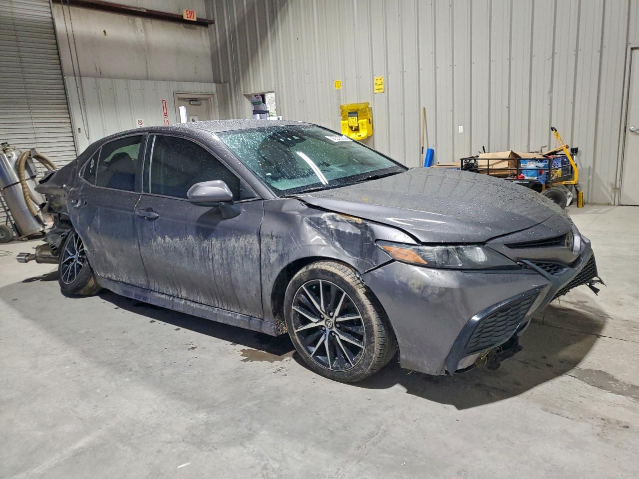 2021 TOYOTA CAMRY SE photo 4