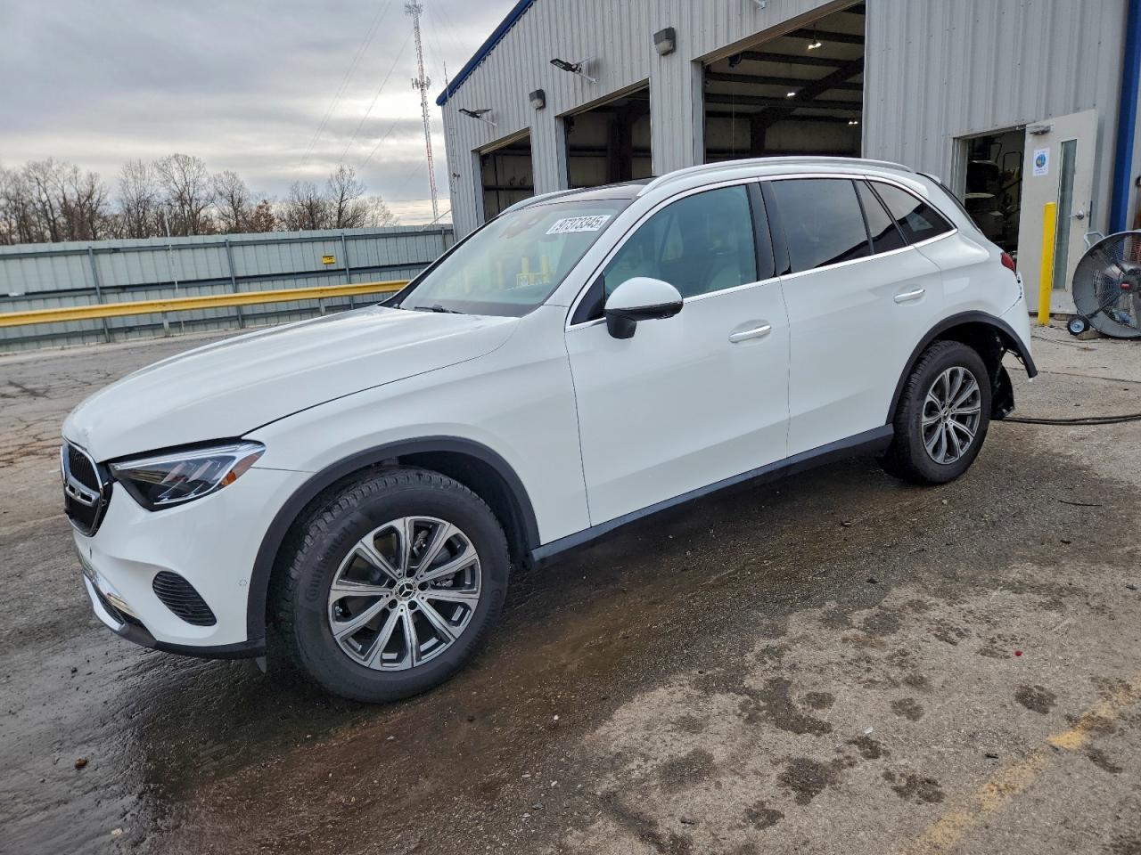 2025 MERCEDES-BENZ GLC