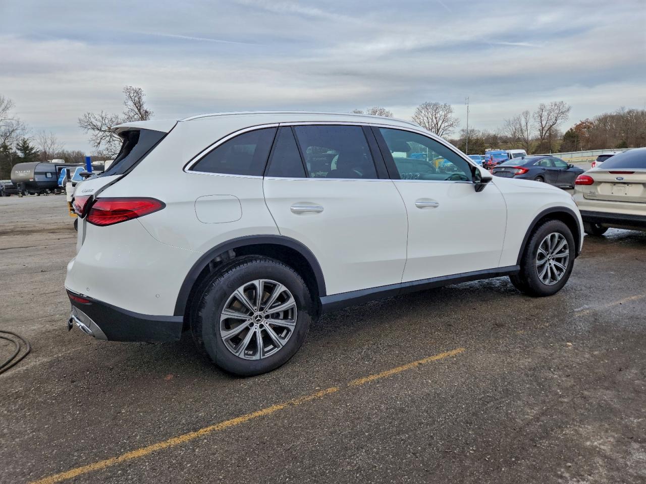 2025 MERCEDES-BENZ GLC 300 4MATIC photo 3