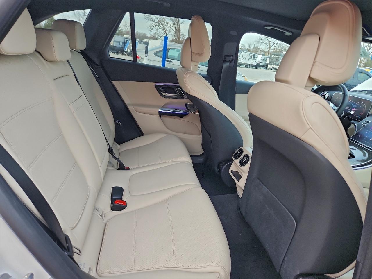 2025 MERCEDES-BENZ GLC 300 4MATIC photo 11