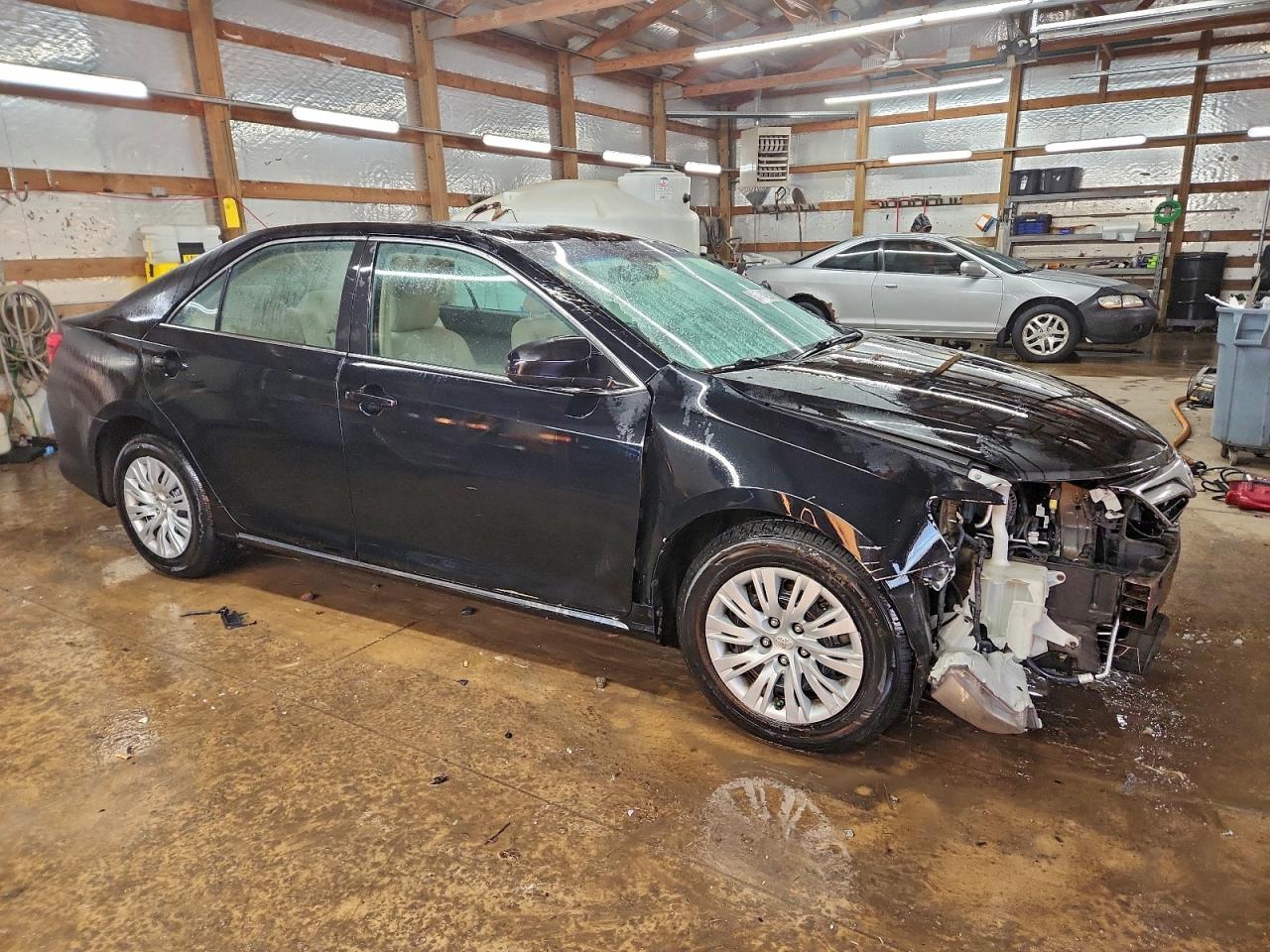 2013 TOYOTA CAMRY L photo 4