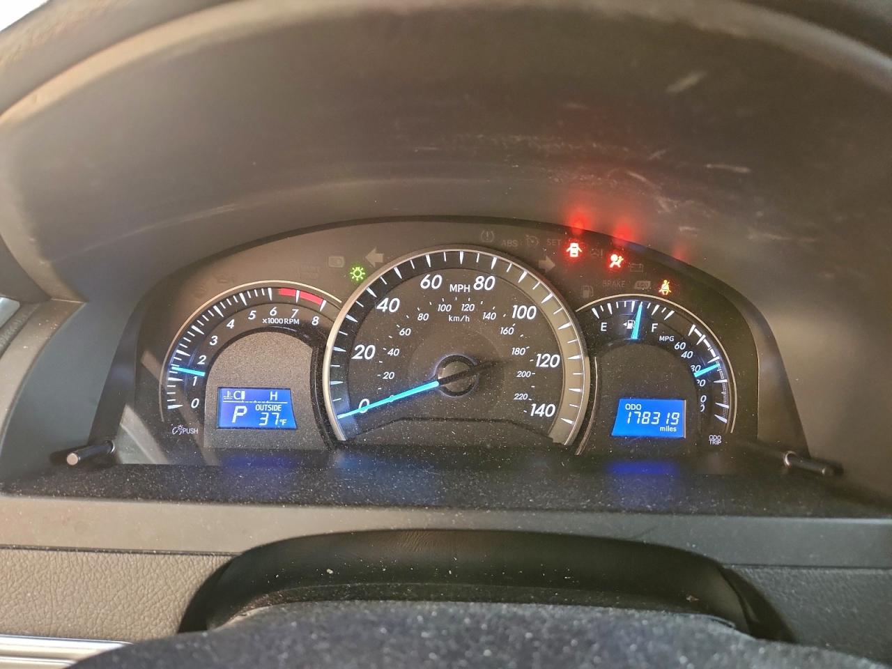 2013 TOYOTA CAMRY L photo 9