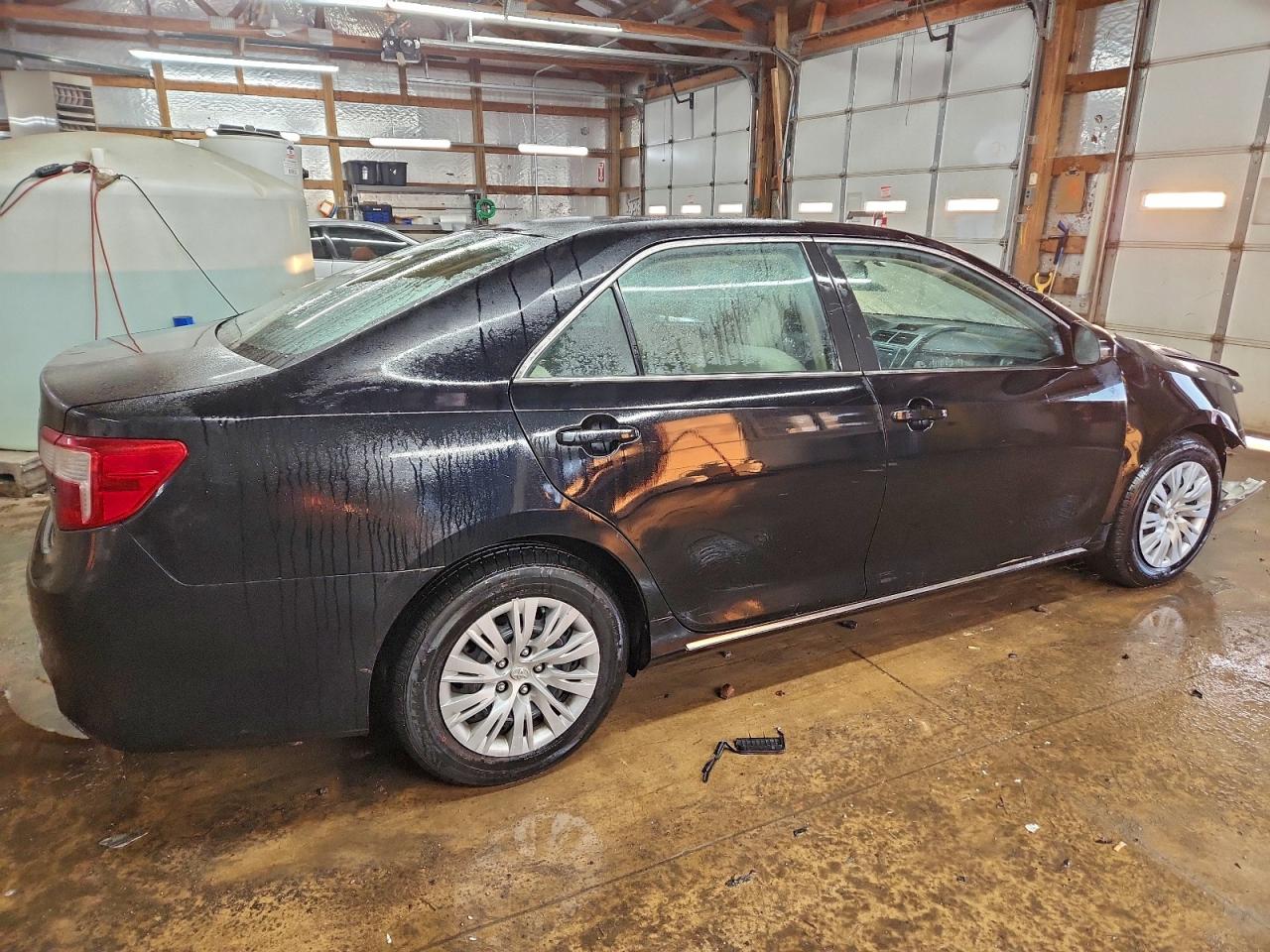 2013 TOYOTA CAMRY L photo 3