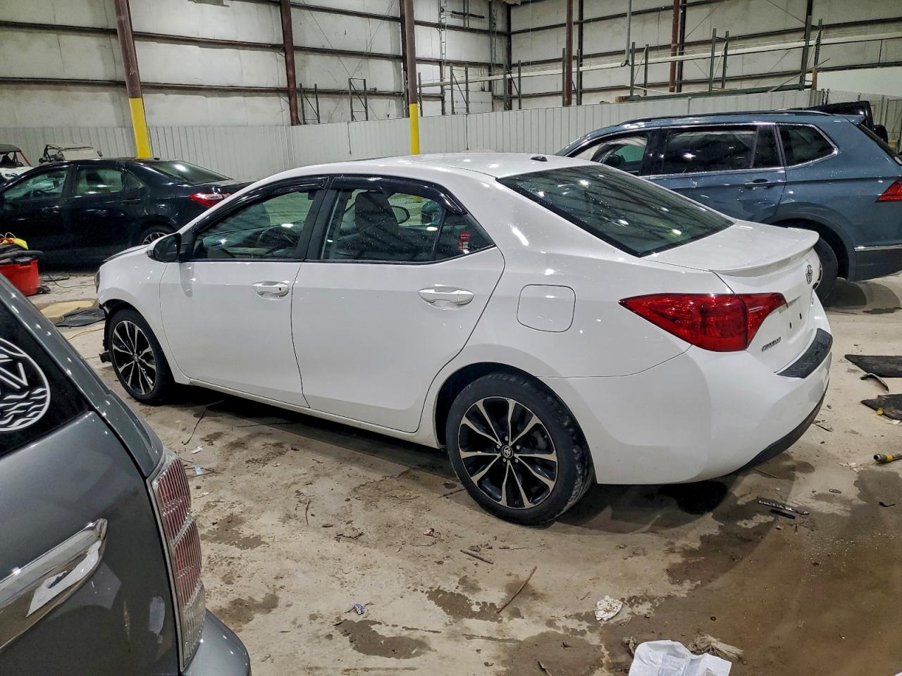 2019 TOYOTA COROLLA XSE photo 2