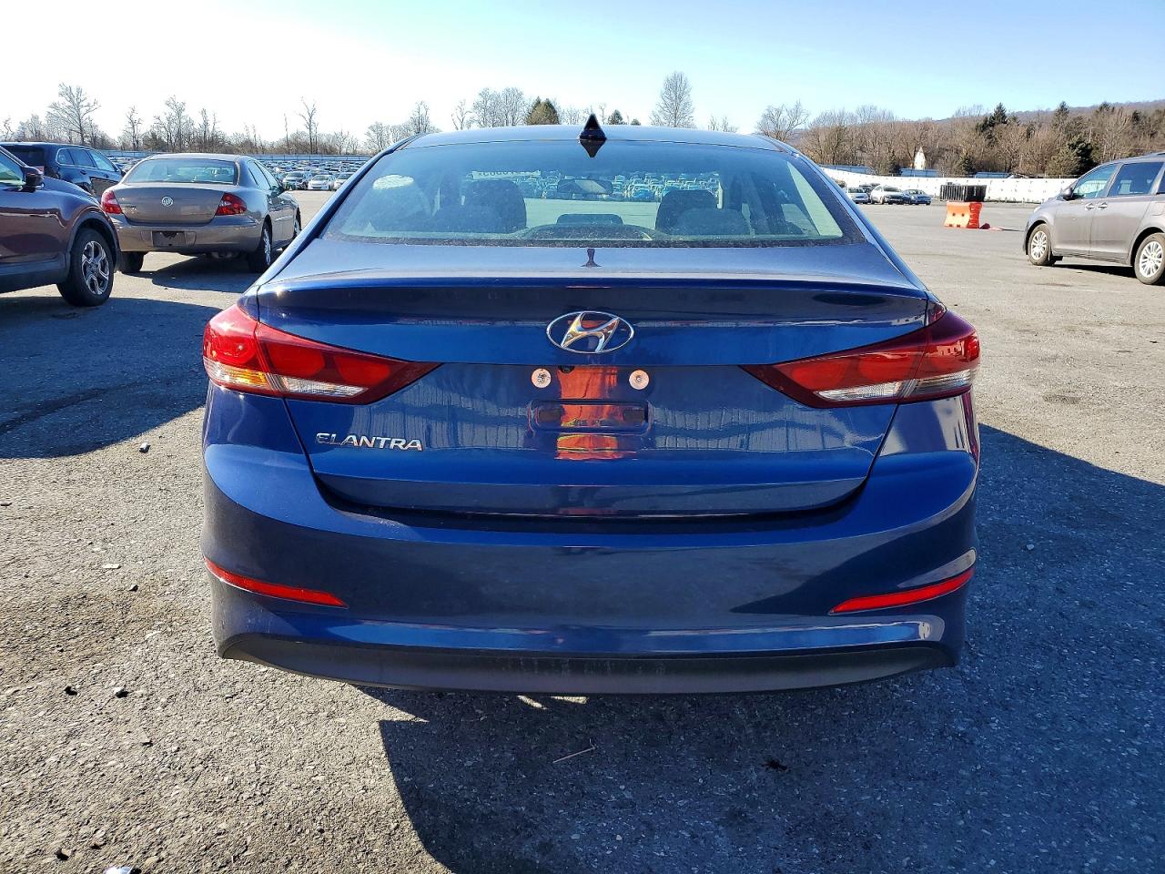 2017 HYUNDAI ELANTRA SE photo 11