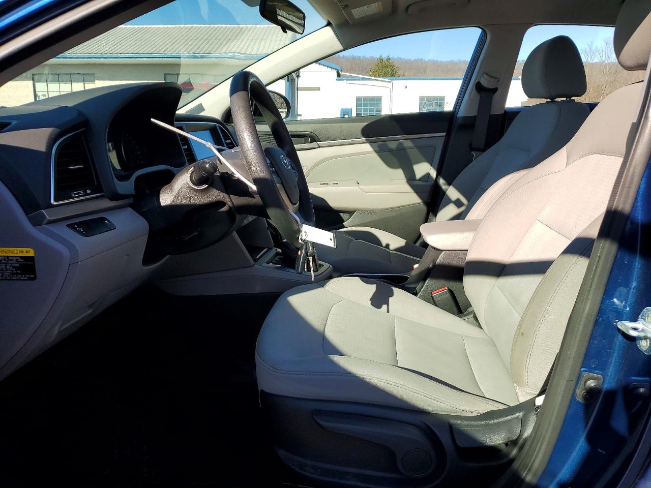 2017 HYUNDAI ELANTRA SE photo 13