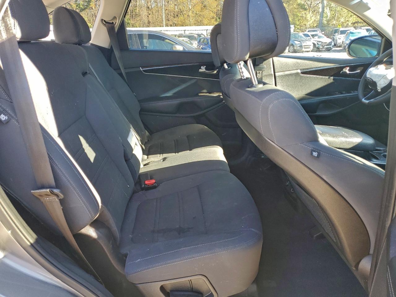 2016 KIA SORENTO LX photo 11