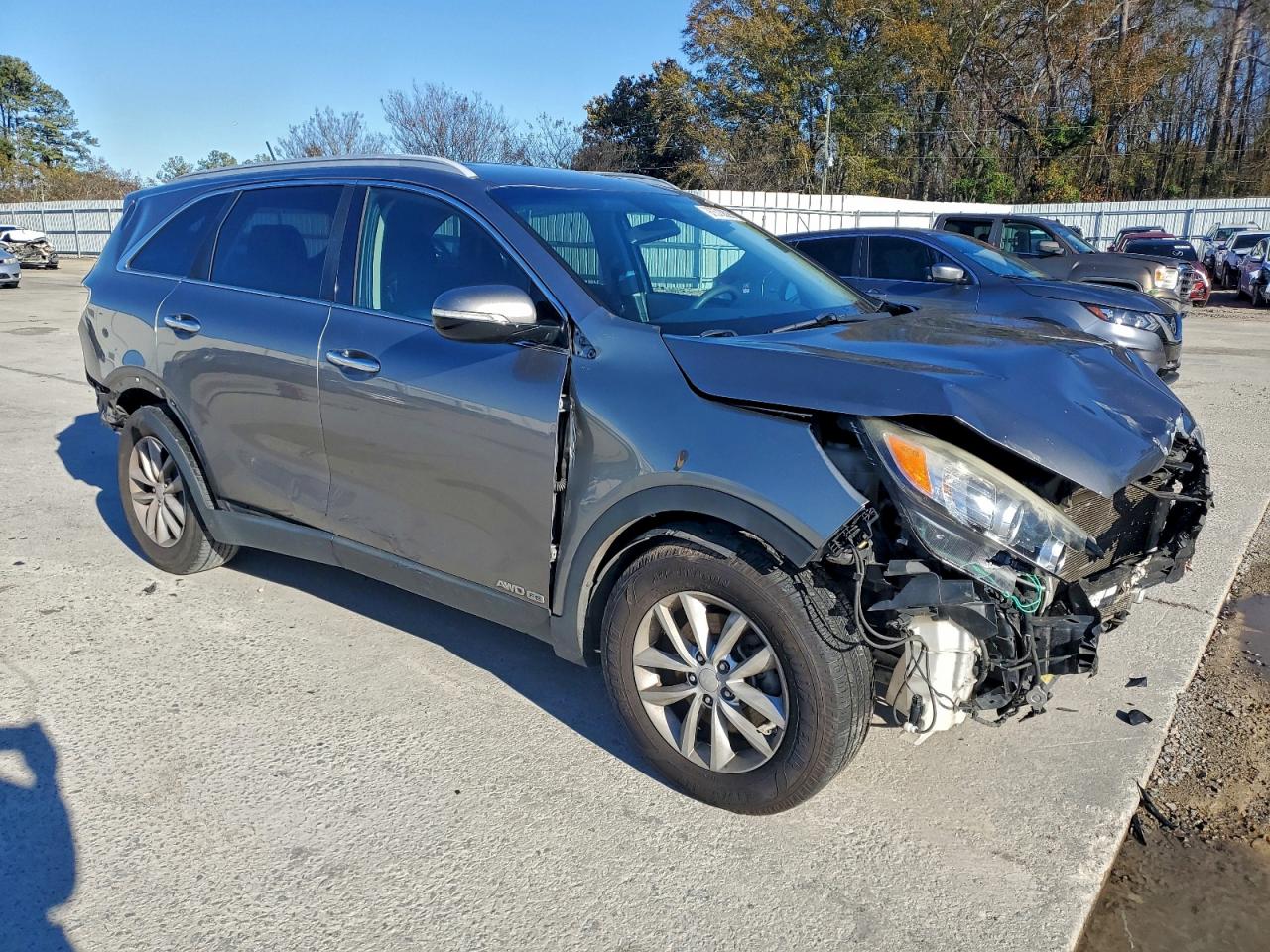 2016 KIA SORENTO LX photo 4