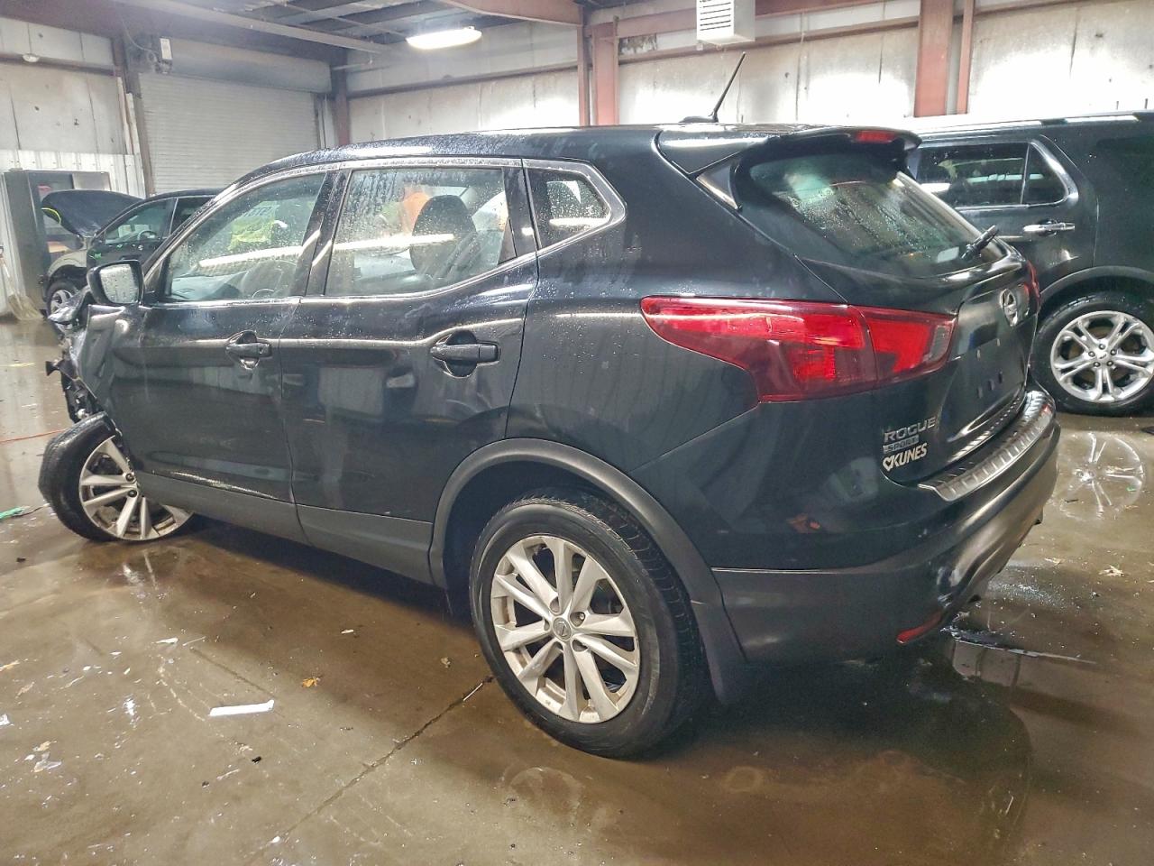 2018 NISSAN ROGUE SPORT S photo 2