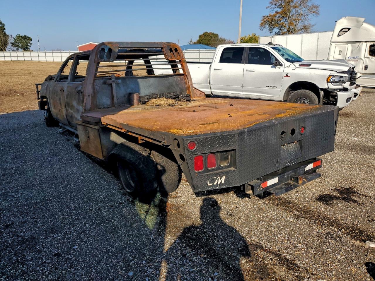2015 CHEVROLET SILVERADO FLATBED TRUCK photo 3