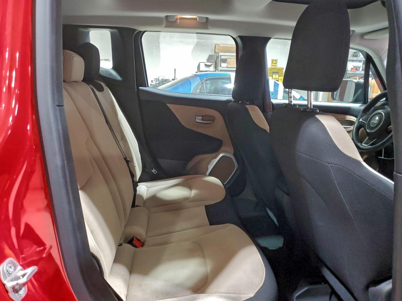 2015 JEEP RENEGADE SPORT photo 31