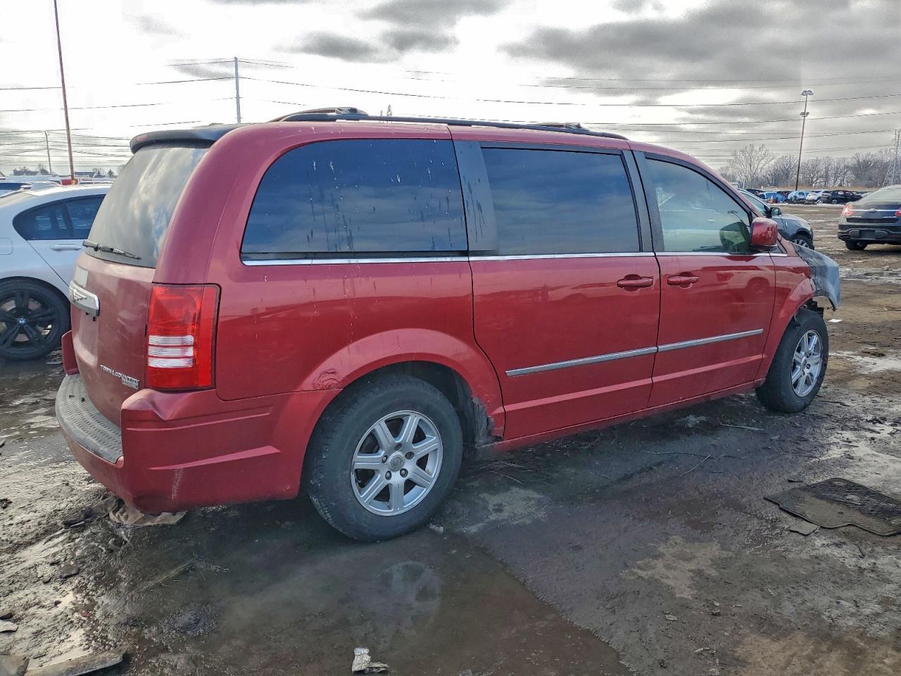 2010 CHRYSLER TOWN & COUNTRY TOURING photo 3