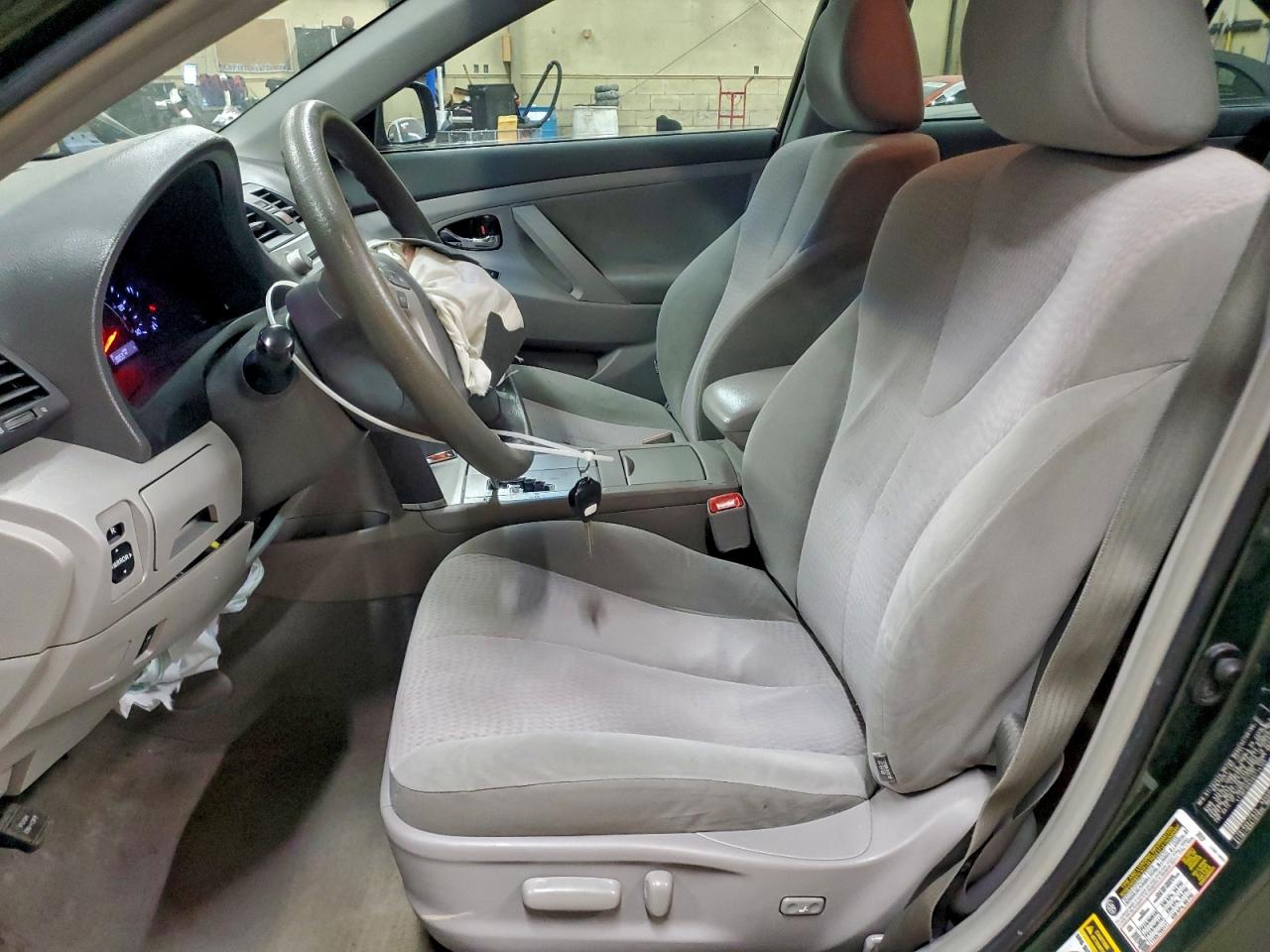 2011 TOYOTA CAMRY BASE photo 13