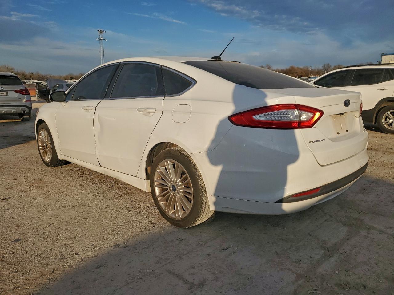 2014 FORD FUSION SE photo 4