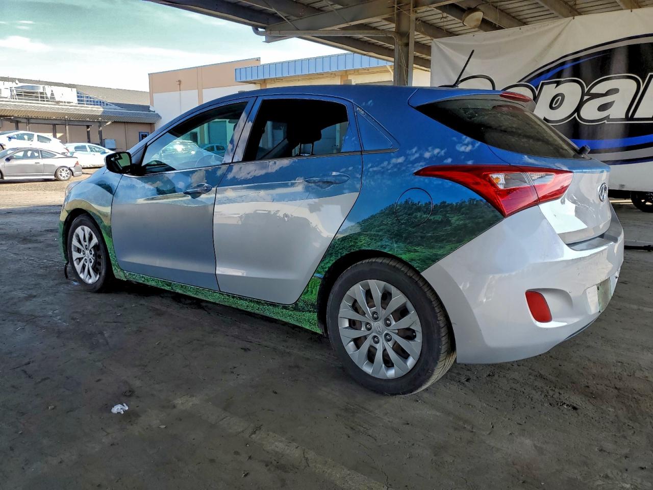 2017 HYUNDAI ELANTRA GT photo 2
