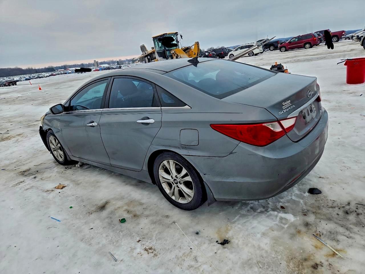 2013 HYUNDAI SONATA SE photo 3