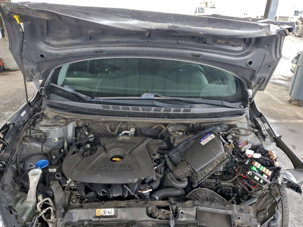 2016 HYUNDAI ELANTRA SE photo 11