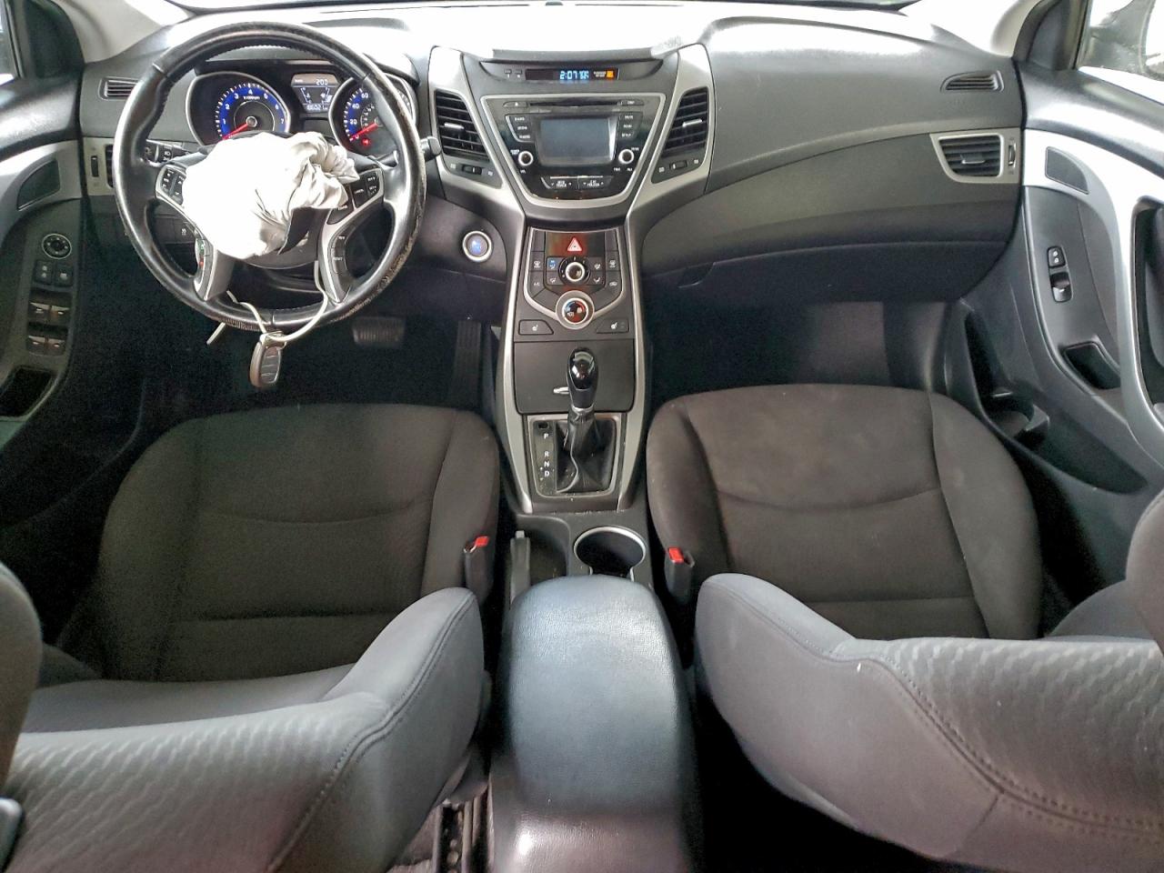 2016 HYUNDAI ELANTRA SE photo 8
