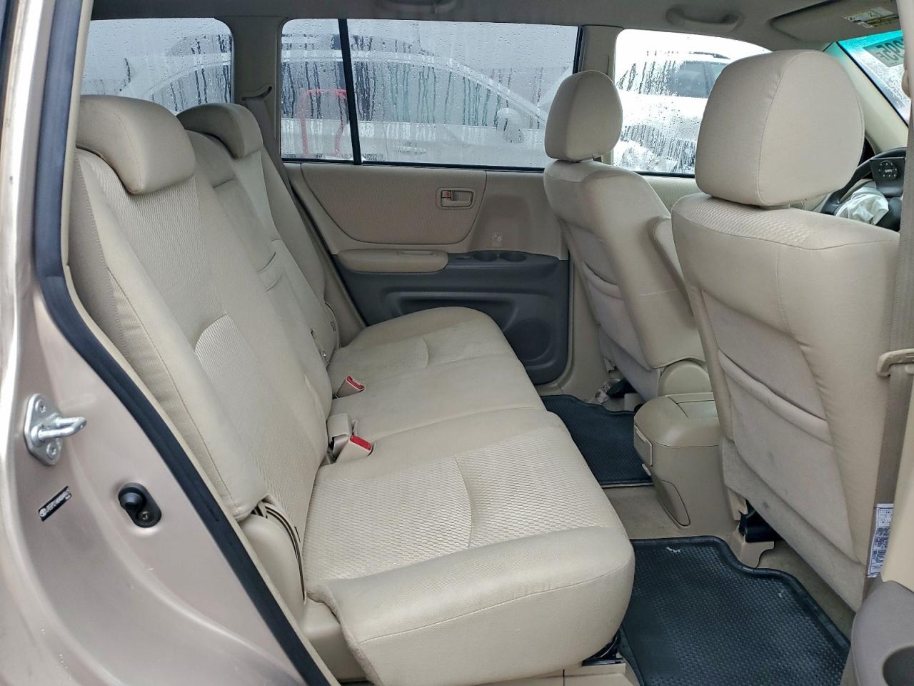 2004 TOYOTA HIGHLANDER photo 11