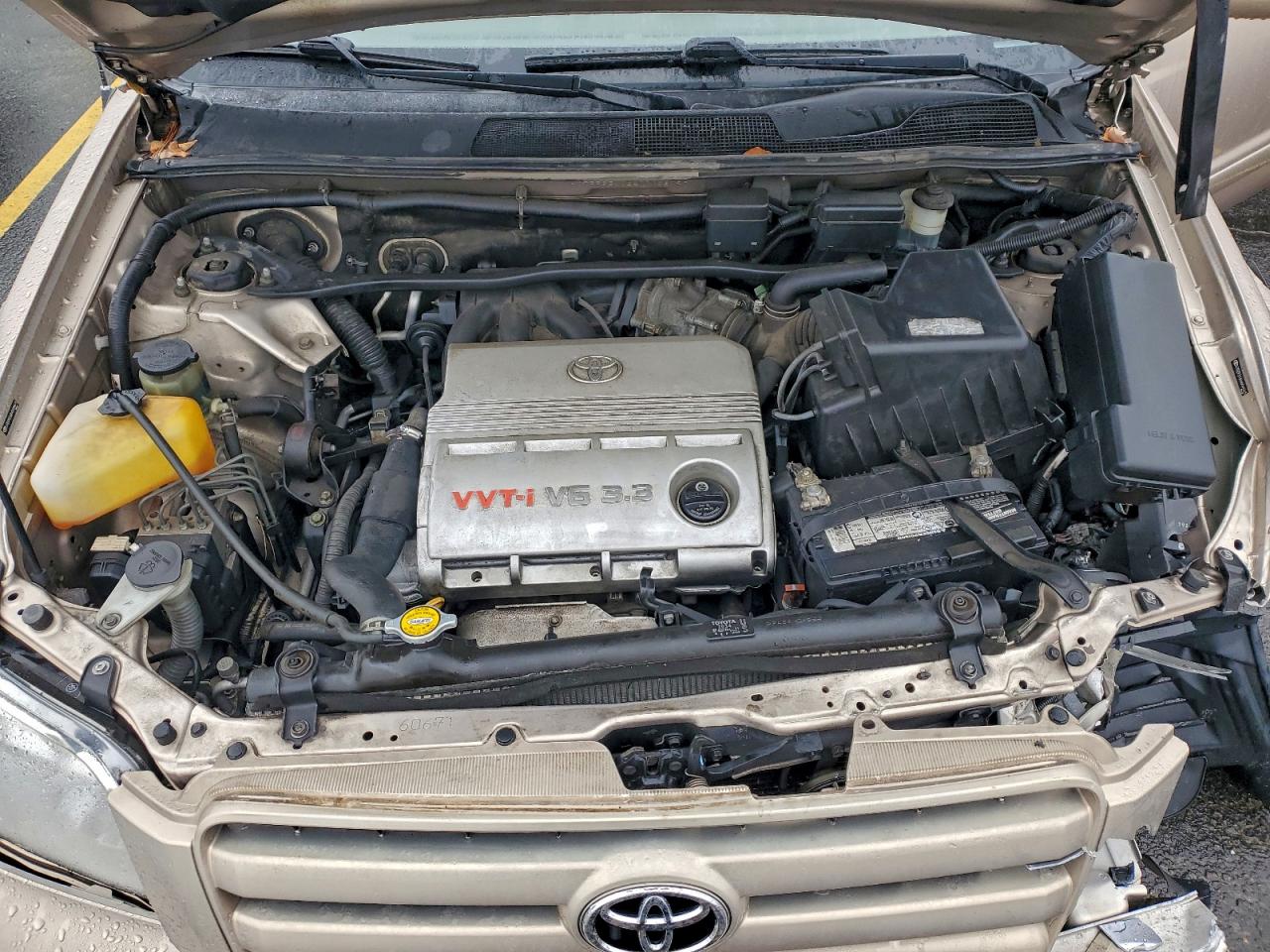 2004 TOYOTA HIGHLANDER photo 12
