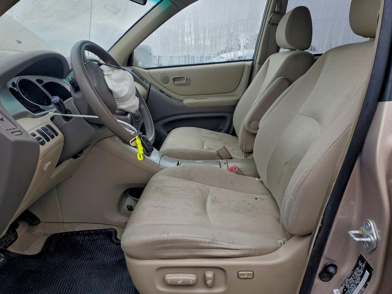 2004 TOYOTA HIGHLANDER photo 7