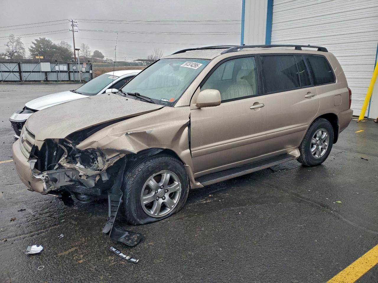2004 TOYOTA HIGHLANDER