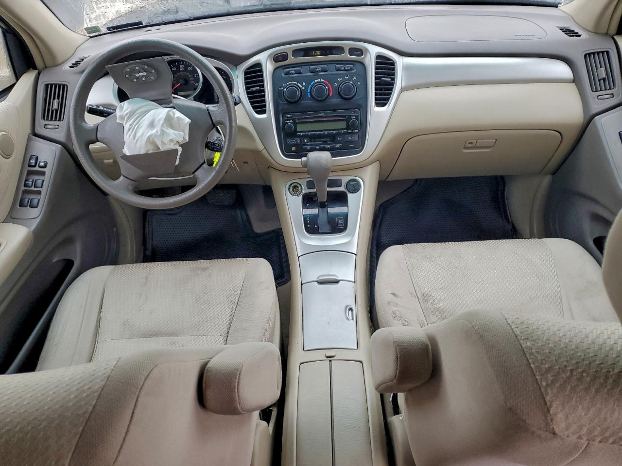 2004 TOYOTA HIGHLANDER photo 8