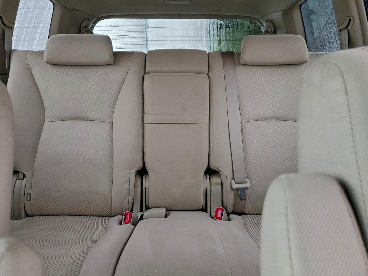 2004 TOYOTA HIGHLANDER photo 10