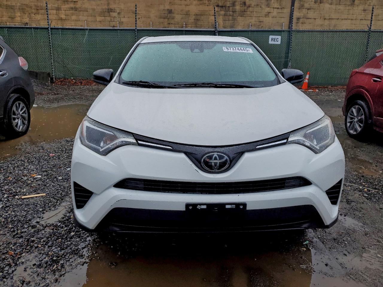 2018 TOYOTA RAV4 LE photo 5