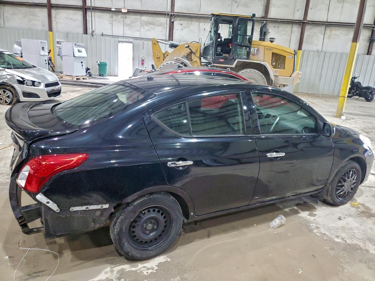 2014 NISSAN VERSA 1.6 SV photo 3