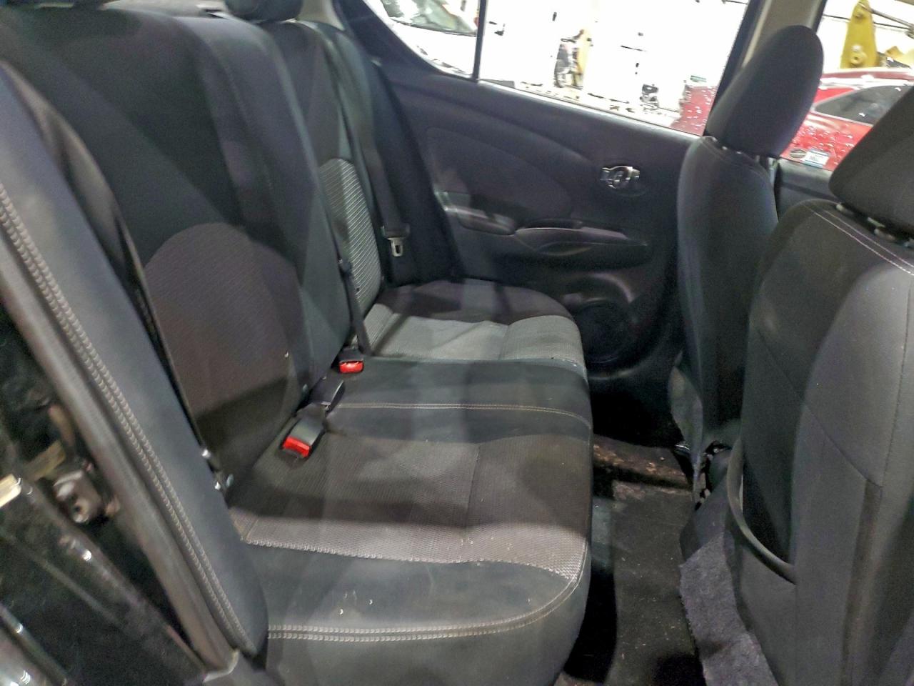 2014 NISSAN VERSA 1.6 SV photo 10
