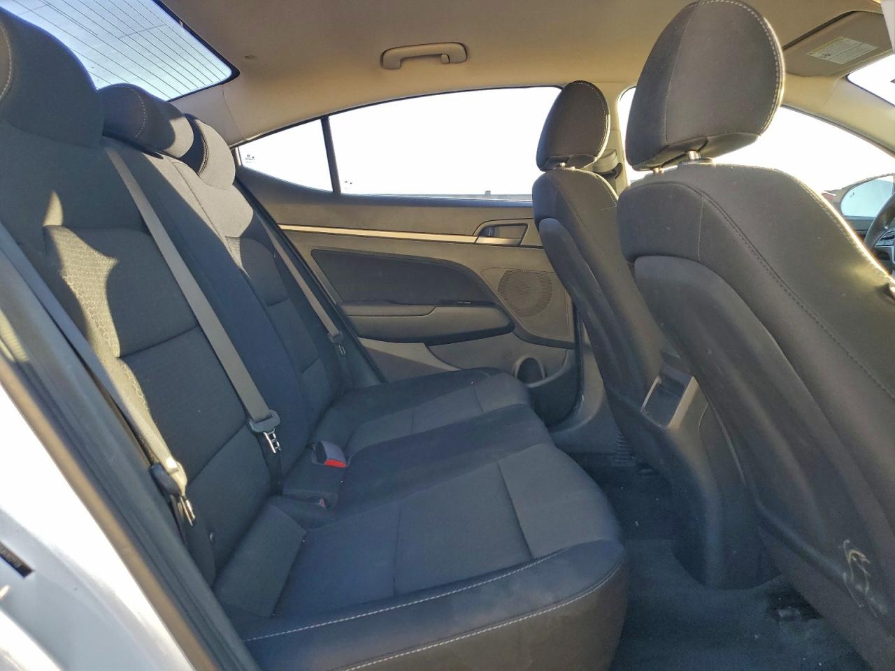2018 HYUNDAI ELANTRA SEL photo 19