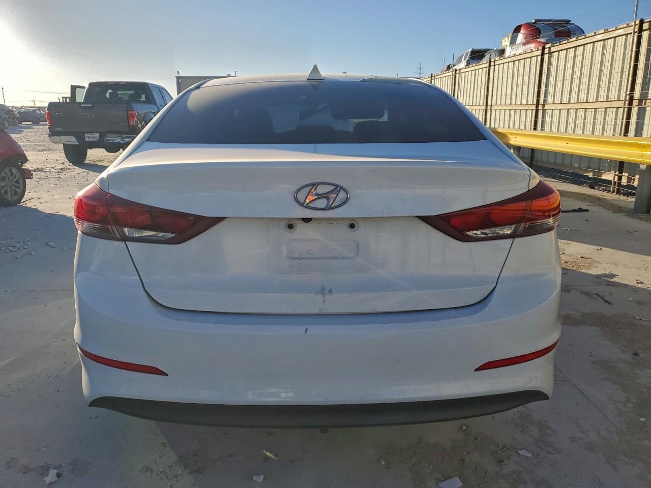 2018 HYUNDAI ELANTRA SEL photo 11