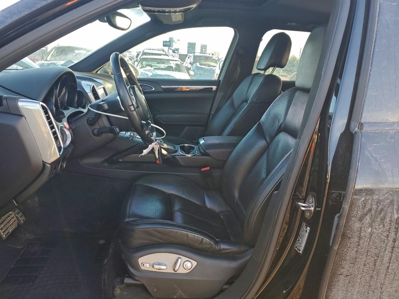2011 PORSCHE CAYENNE S photo 13