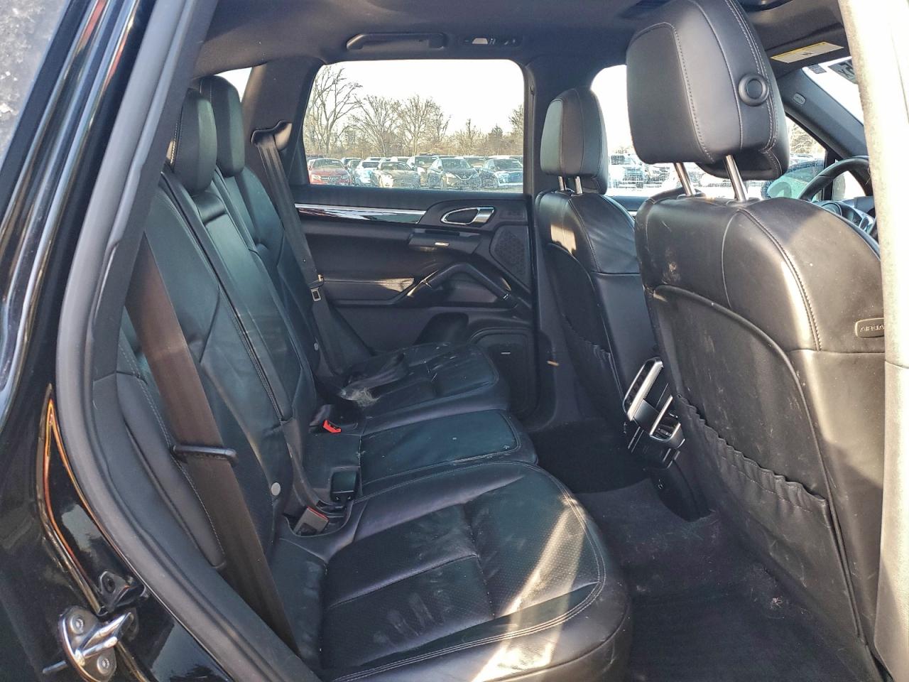 2011 PORSCHE CAYENNE S photo 21