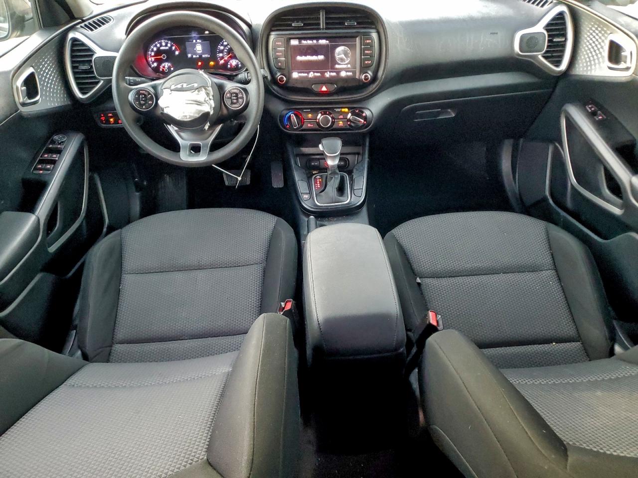 2022 KIA SOUL LX photo 8