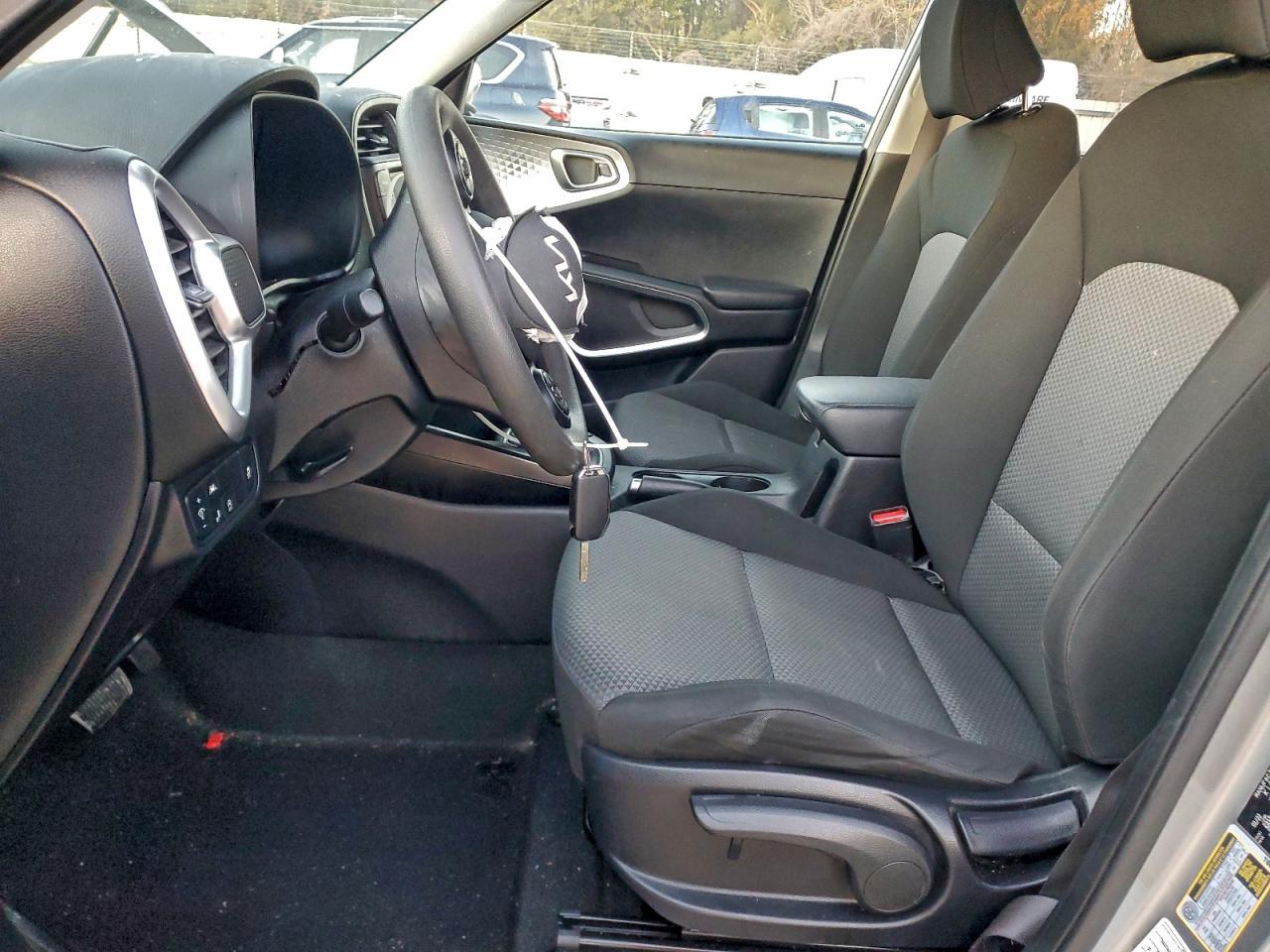 2022 KIA SOUL LX photo 7