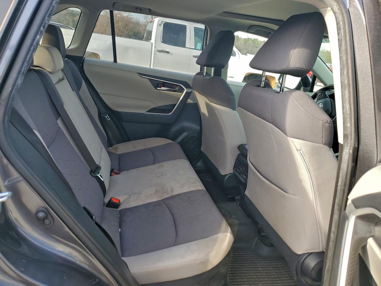 2021 TOYOTA RAV4 XLE photo 10